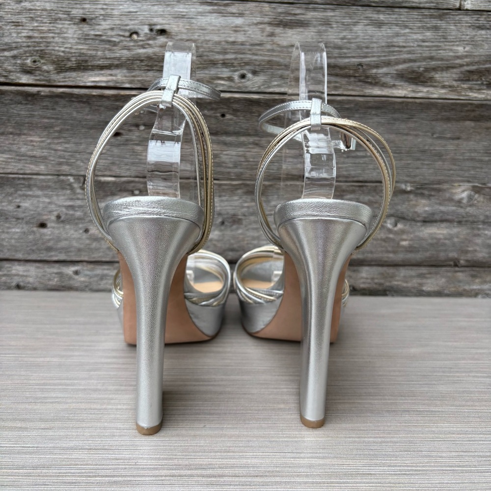 VERONICA BEARD
Fletcher Metallic Heel Sandals - Picture 11 of 15